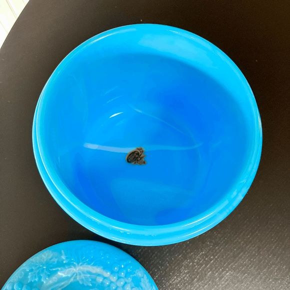 Vintage Fenton VTG Pastel Blue Slag Heavy Milk Glass Grape Cable Pattern Tobacco - Picture 3 of 7